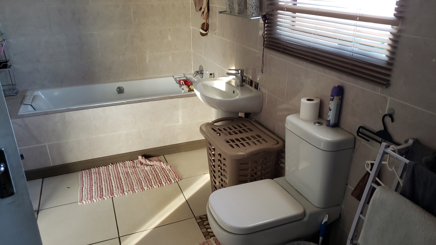 4 Bedroom Property for Sale in Tlhabane West North West